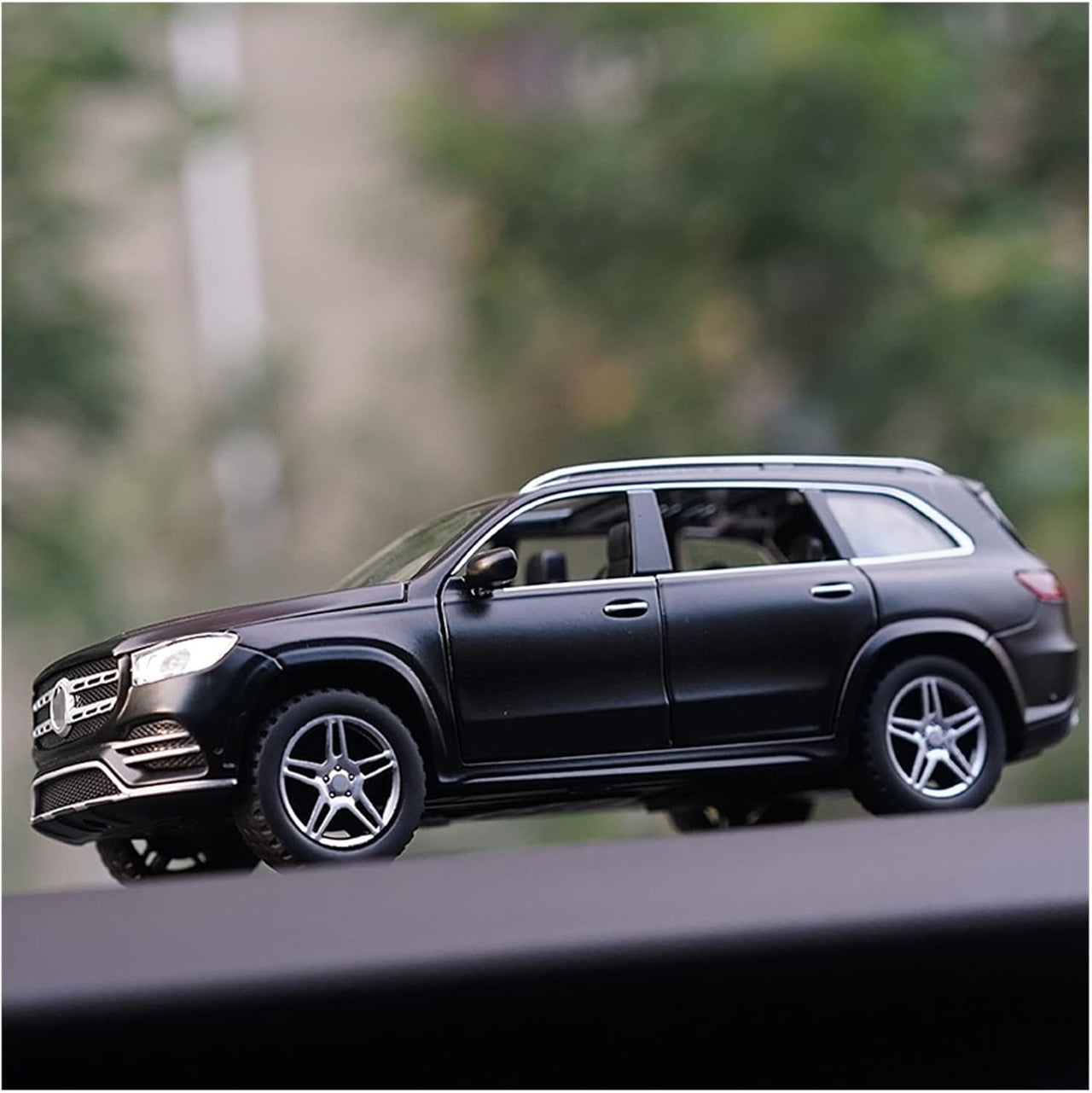 1:24 Scale Diecast Mercedes Benz GLS580 SUV Model