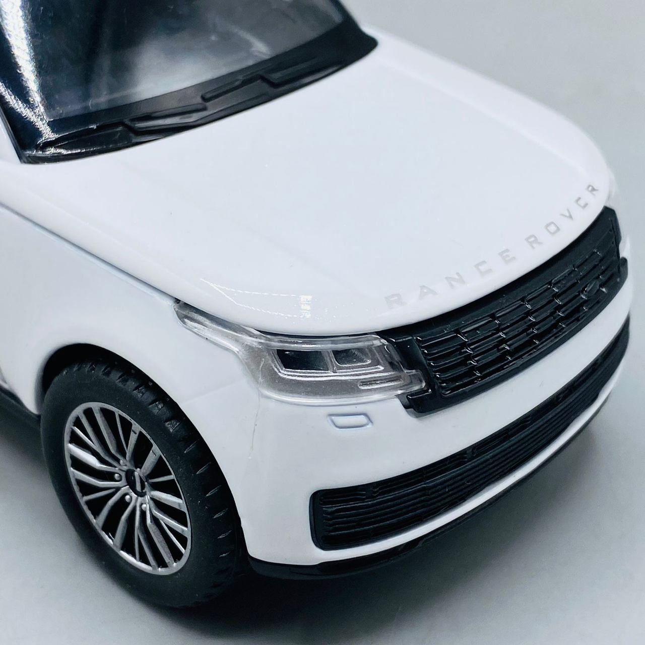 1:28 Scale Diecast Range Rover