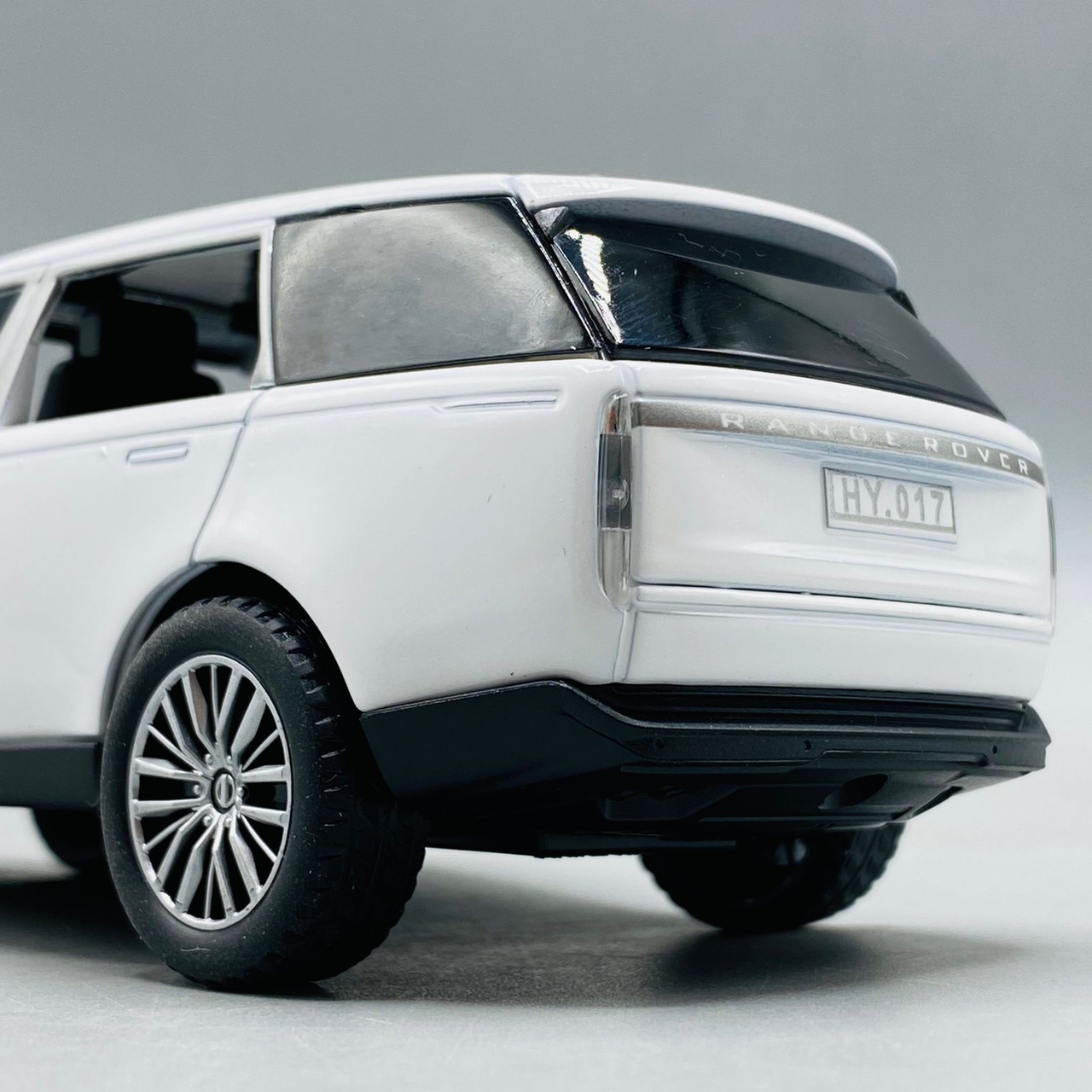 1:28 Scale Diecast Range Rover