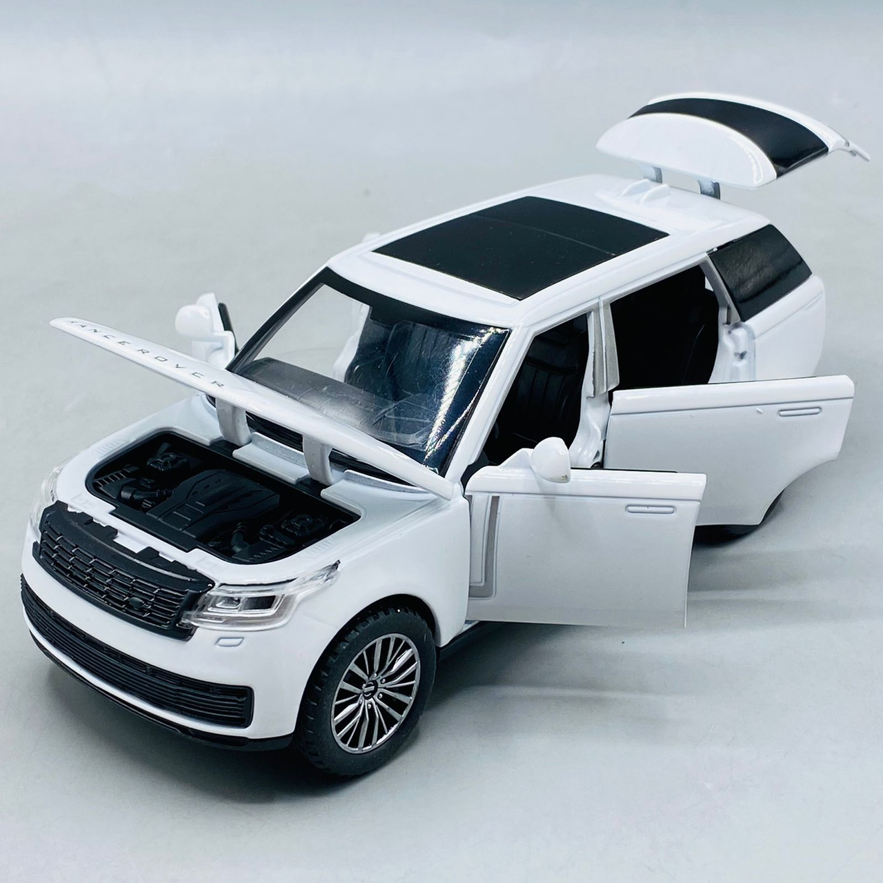 1:28 Scale Diecast Range Rover