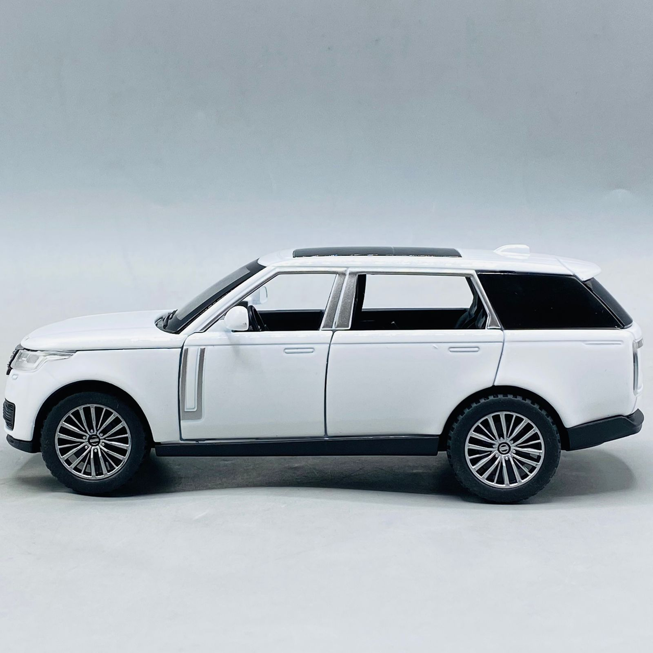 1:28 Scale Diecast Range Rover