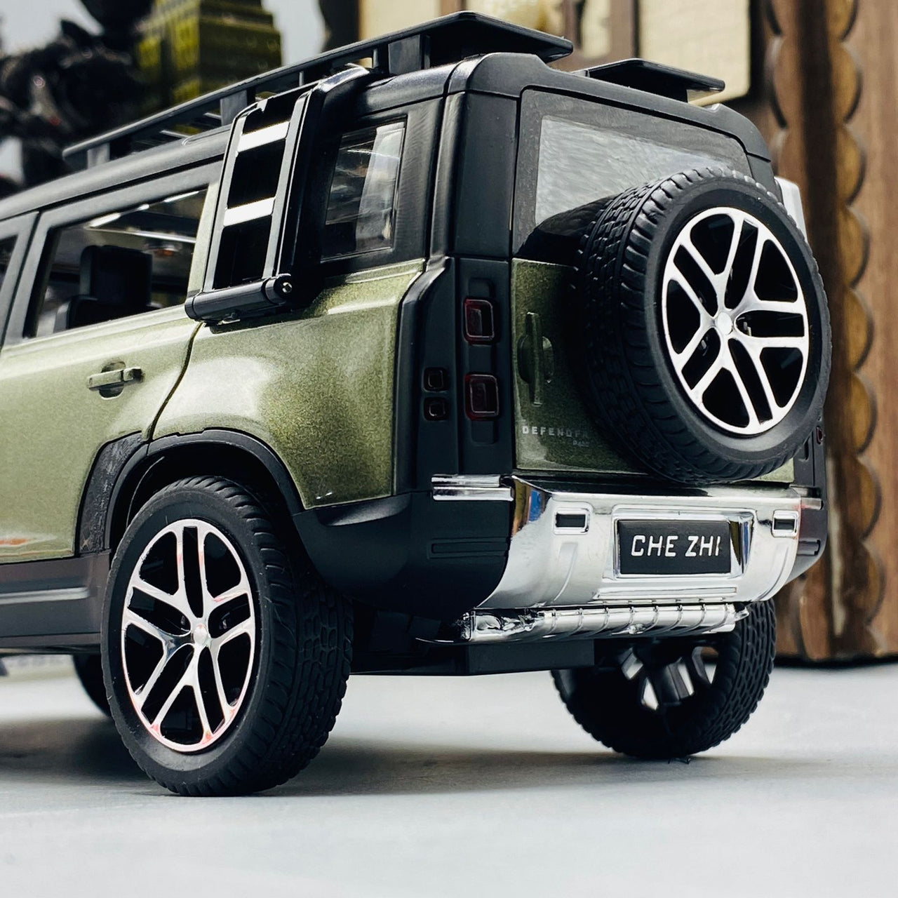 diecast-range-rover-defender-scale-1-32-tzp1