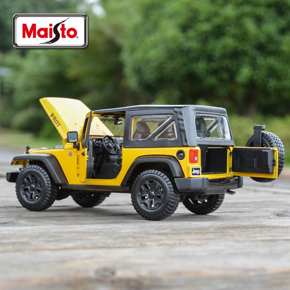 Maisto 1:18 2014 Jeep Wrangler Willys  Die cast Model Car