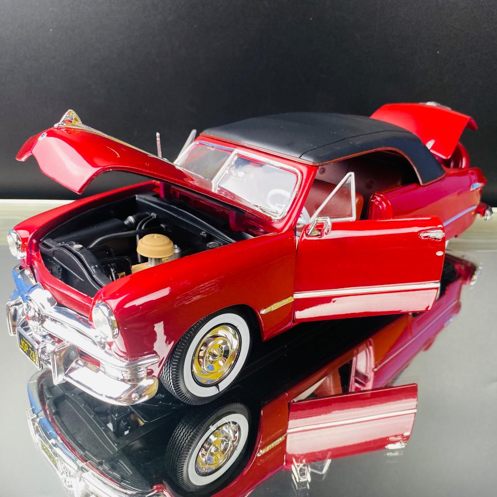 Maisto 1950 Ford Scale 1/18 Red Diecast Car