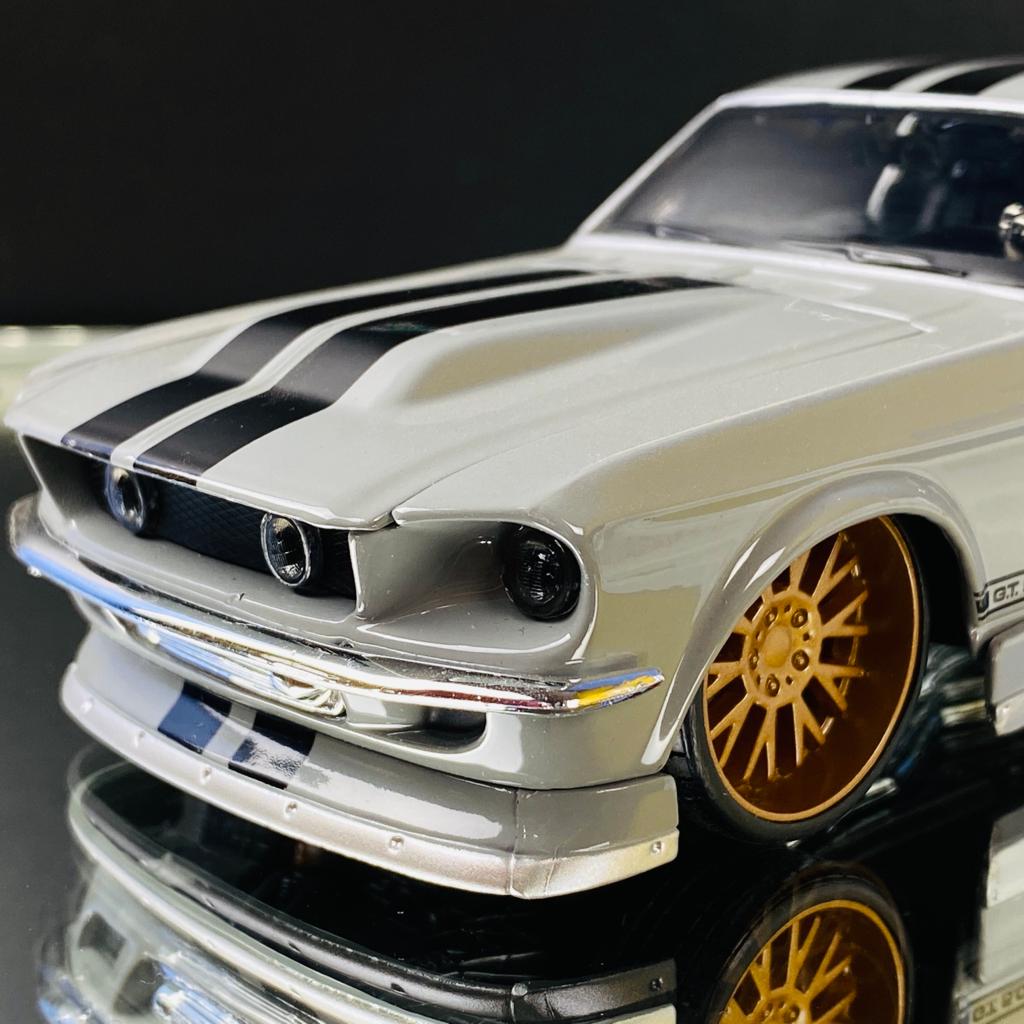 Diecast Model Ford Mustang GT Pro Scale: 1:24