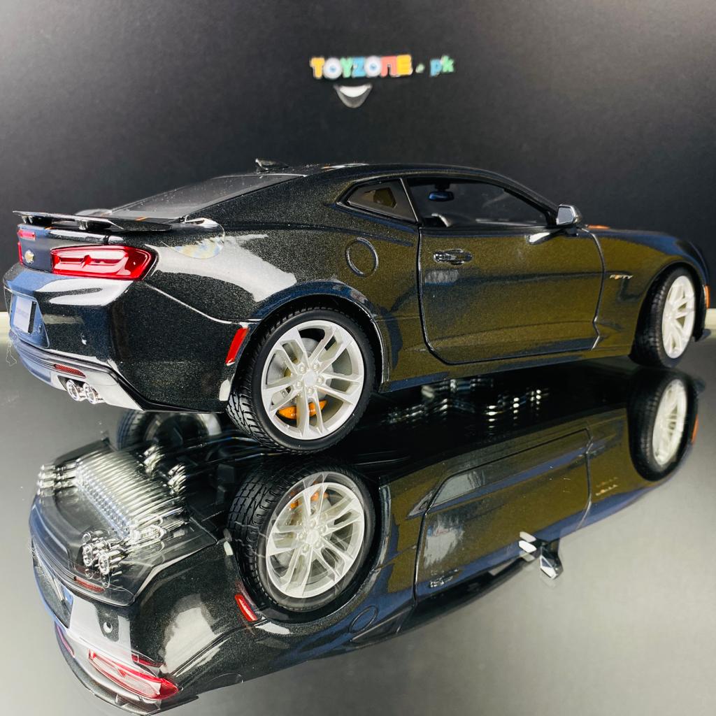 Maisto Chevrolet Camaro 2017 50th Anniversary Model Car