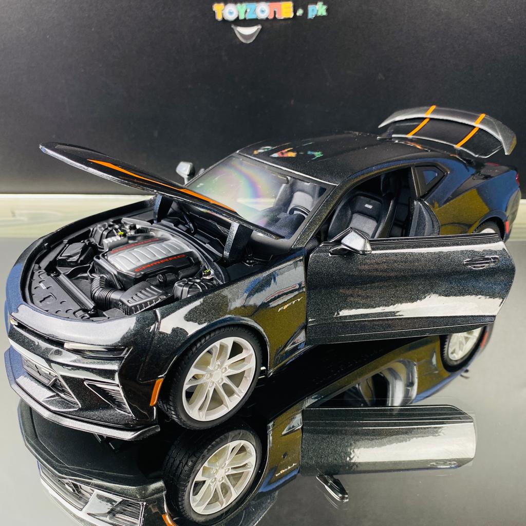 Maisto Chevrolet Camaro 2017 50th Anniversary Model Car