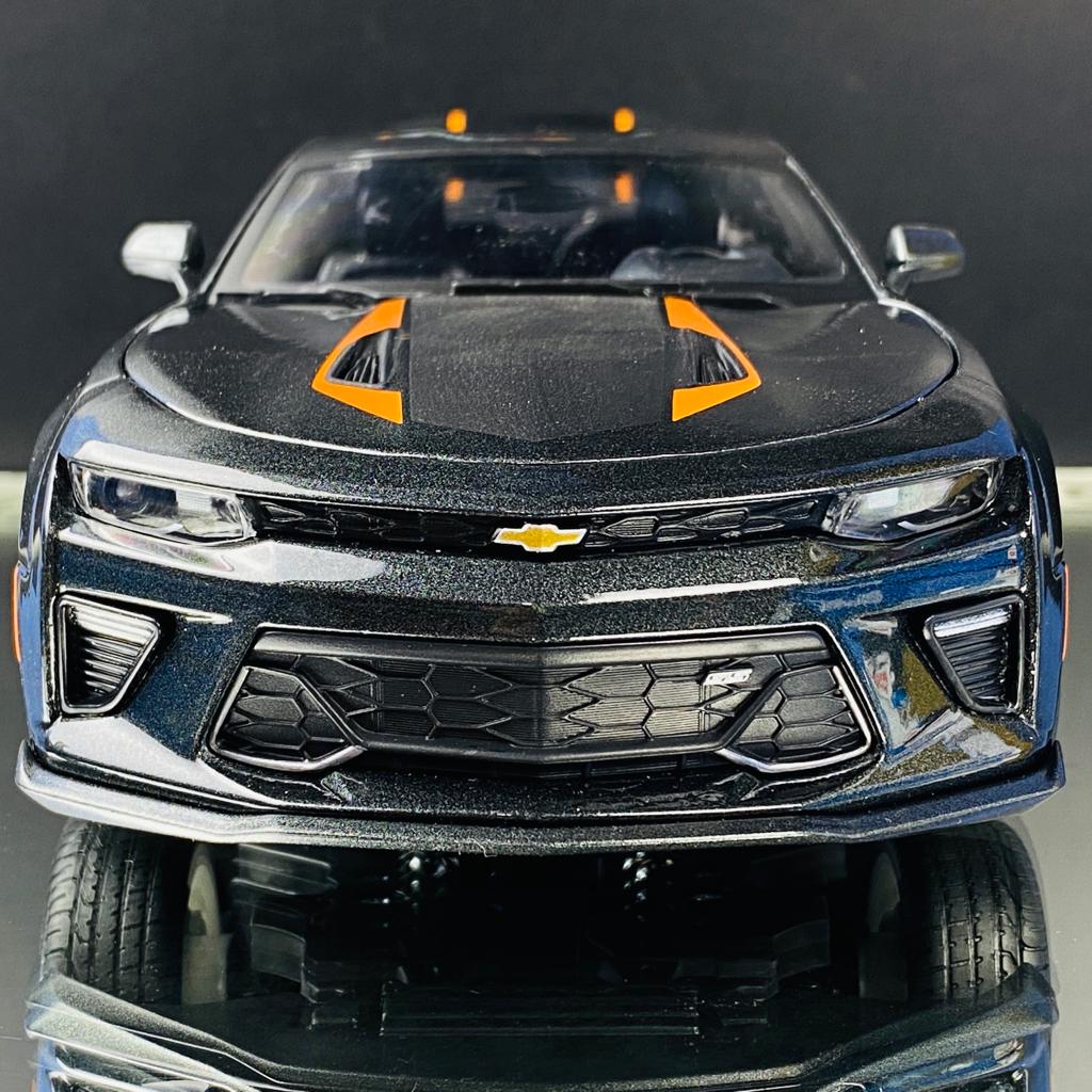 Maisto Chevrolet Camaro 2017 50th Anniversary Model Car