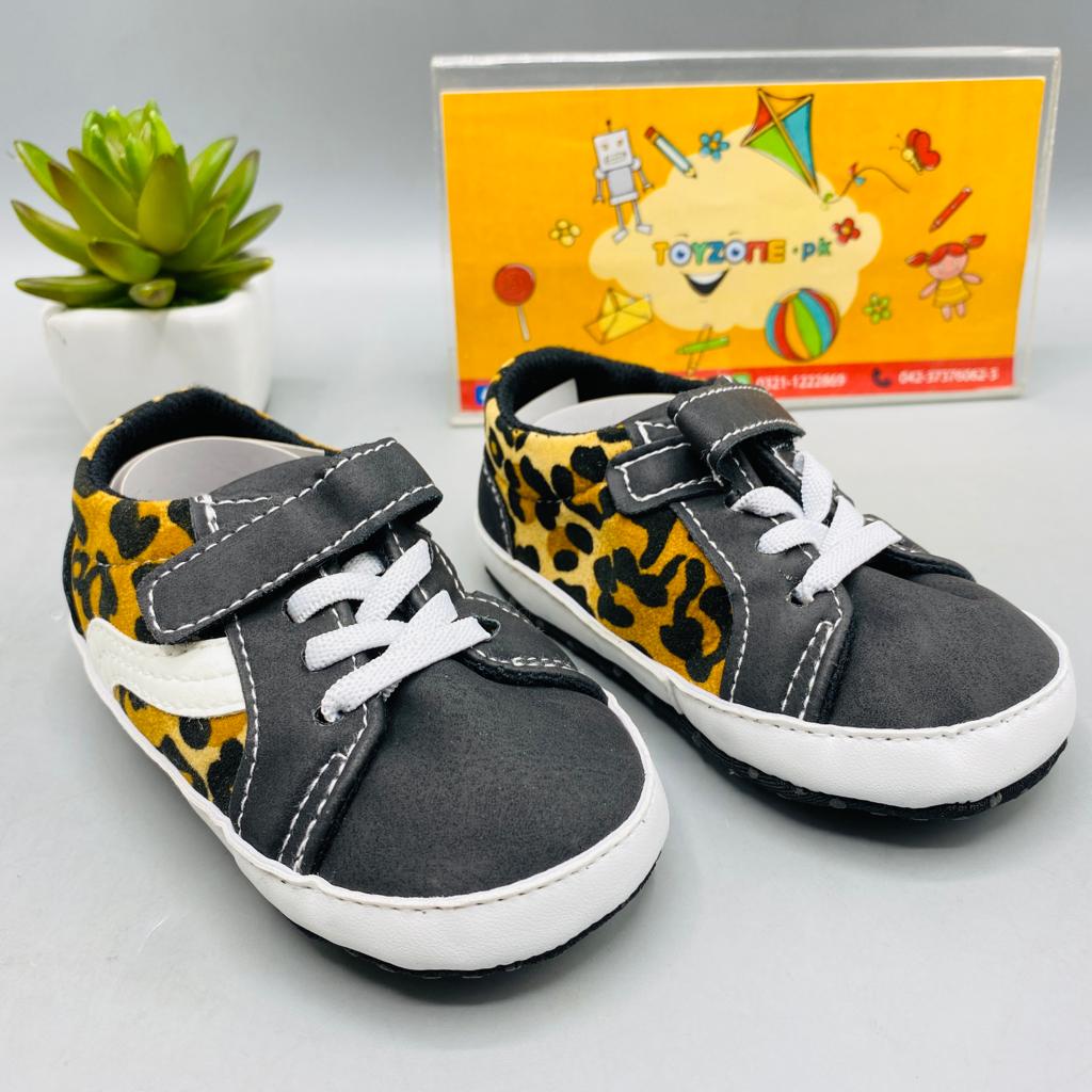 Flat Baby Shoes in Black & Brown Color